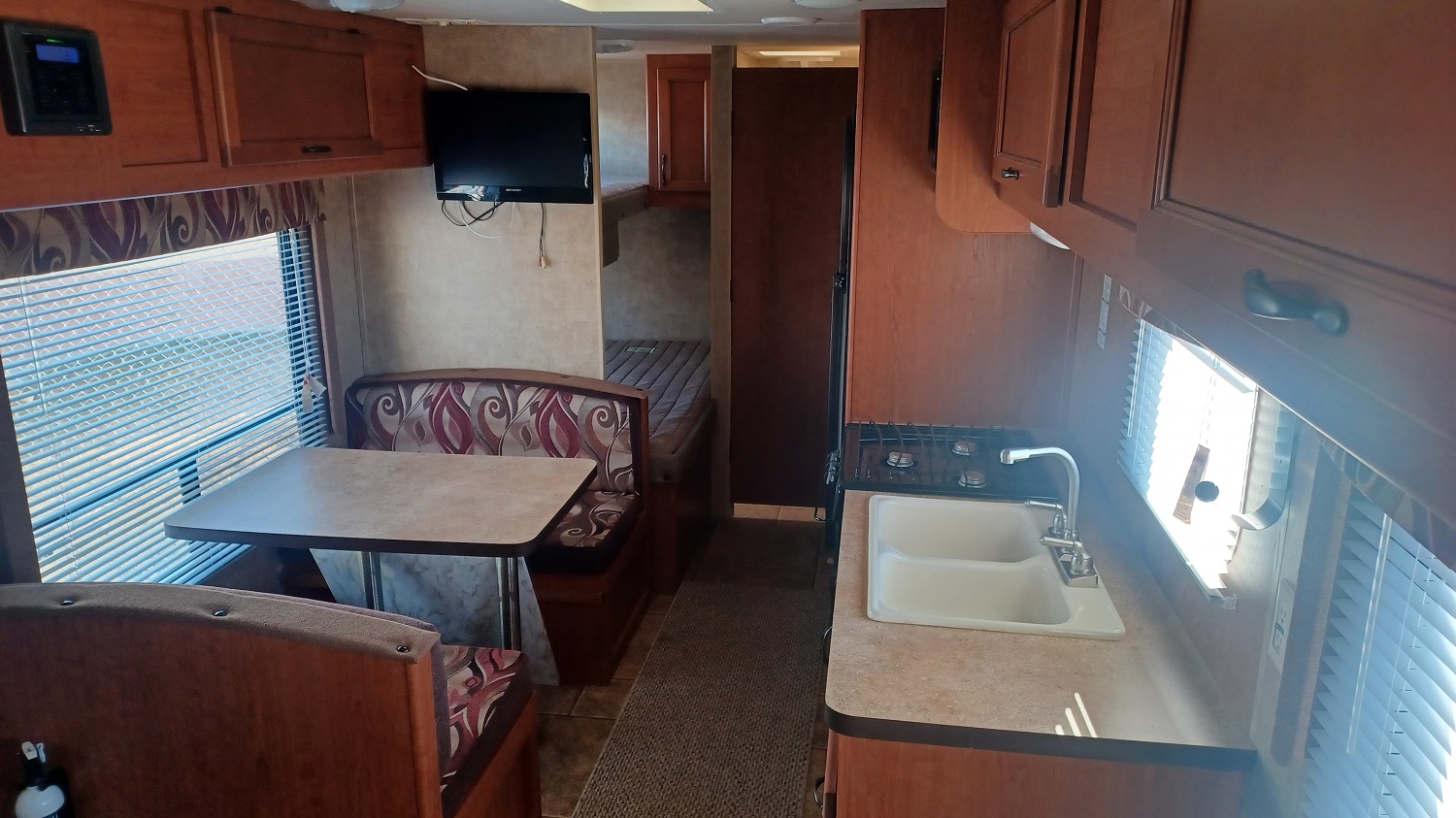 Dinette, kitchen, bunkbeds