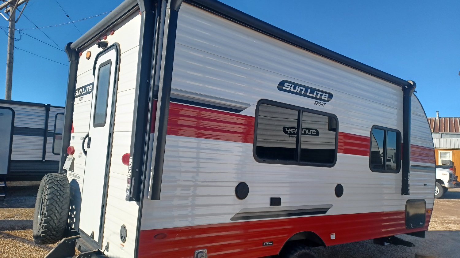 Sun Lite 18RD has two power awnings